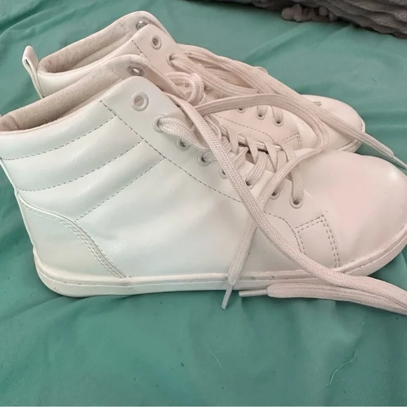 White High-Top Women's Sneakers - Clean Casual Style - Picture 4 of 6